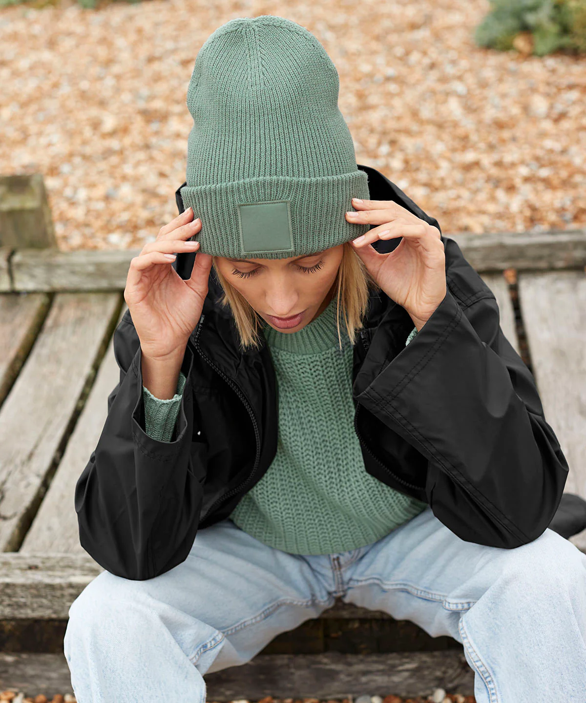 Deep-cuffed tonal patch beanie B336R - Image 7